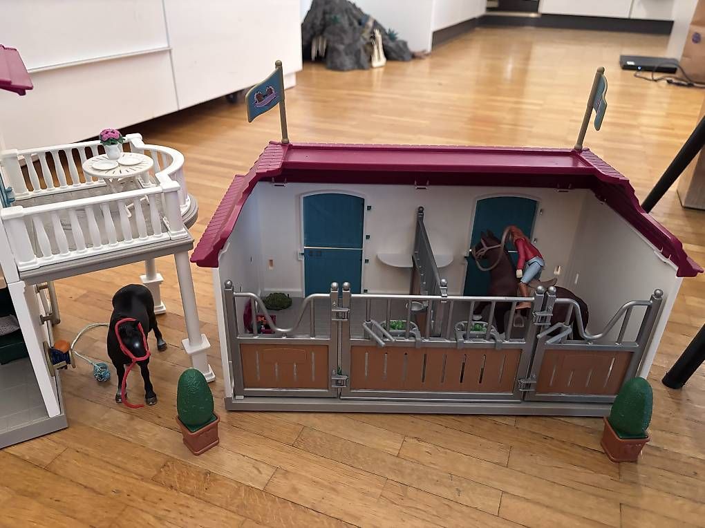 Spielzeuge: Schleich Pferdehof – Gebraucht aus Aarau Rohr von mia_guapa 2