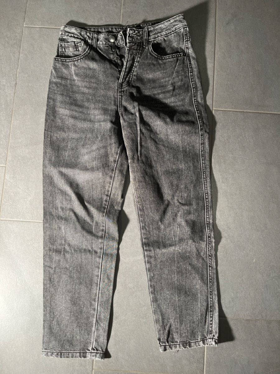 Stradivarius Jeans: Graue Jeans Stradivarius, Grösse 38 – Usato da Fulenbach venduto da F8