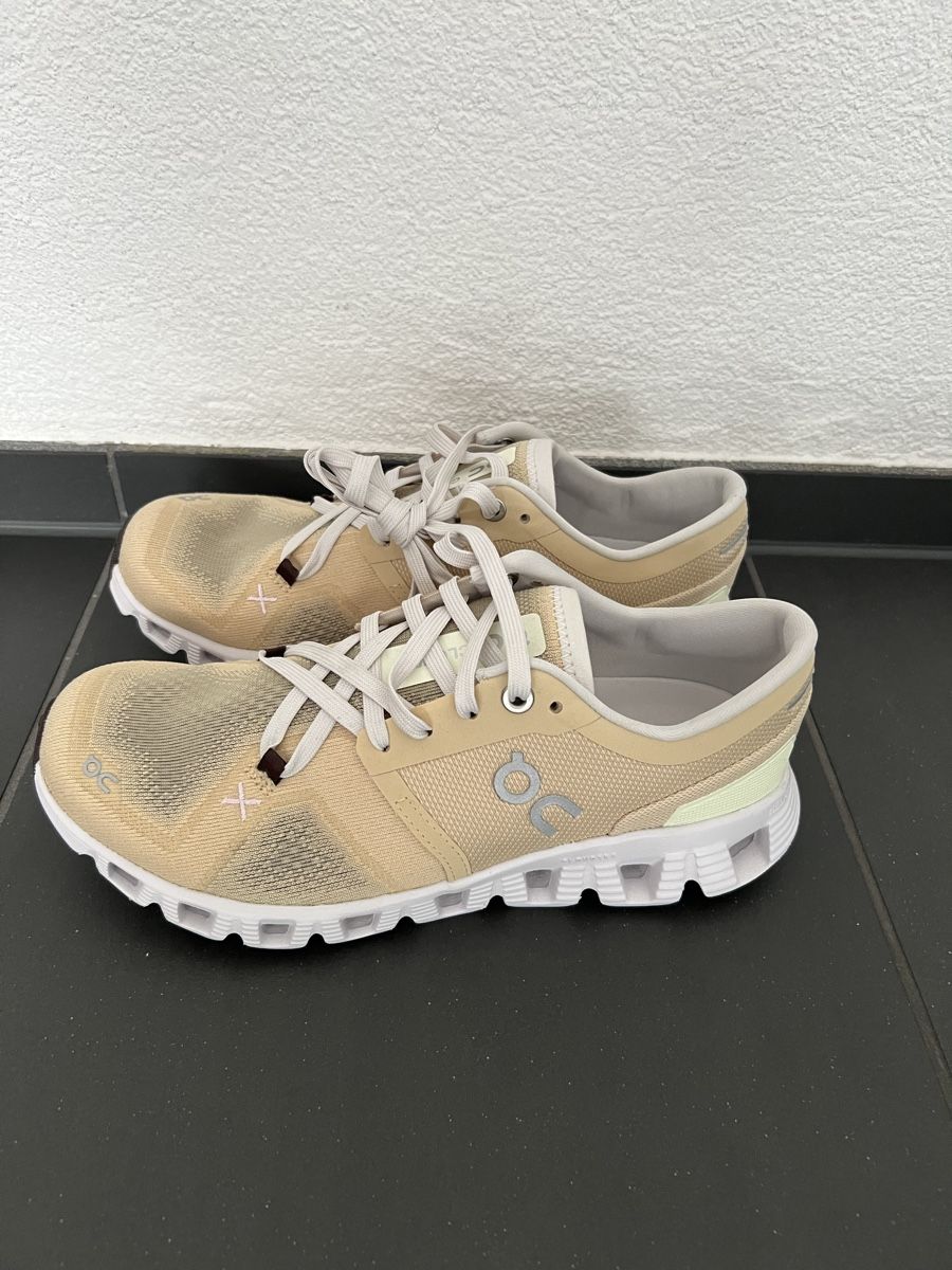 On Scarpe da donna: On Cloud Schuhe Gr: 37 – Nuovo e nell'imballaggio originale da Holziken venduto da 181281 1