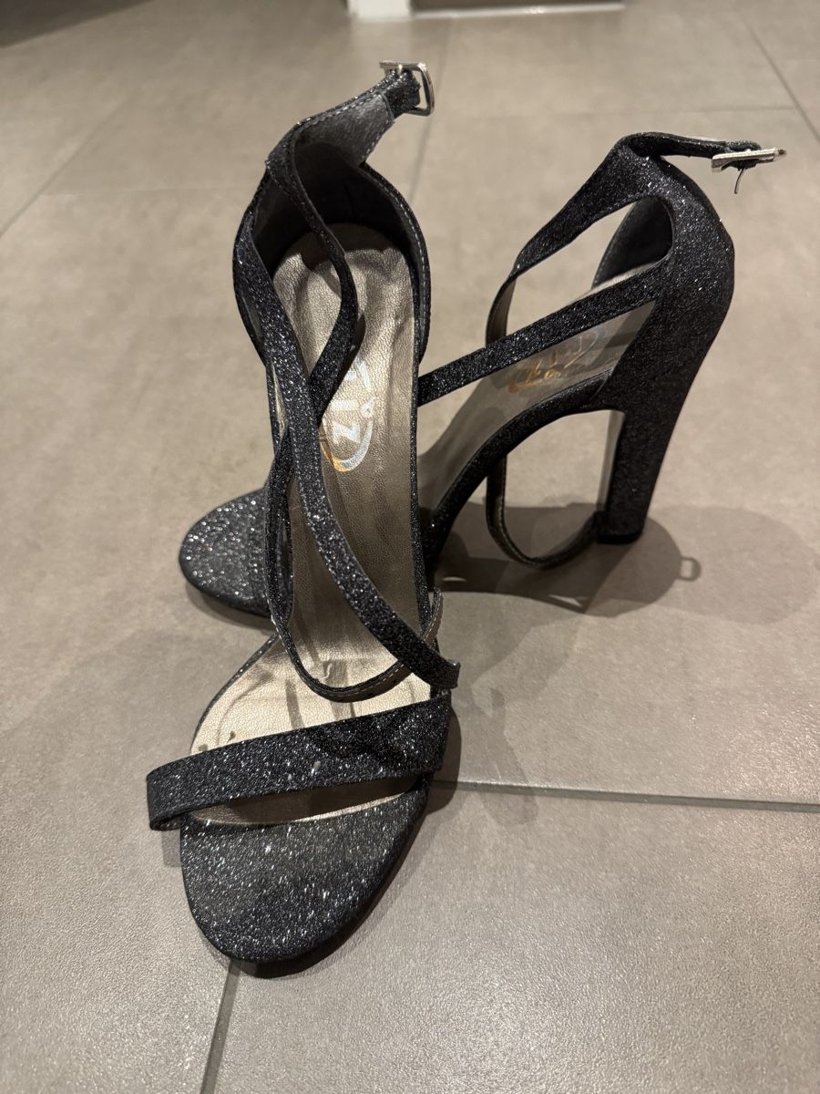 Scarpe da donna: High Heels glitter (37) – Usato da Balgach venduto da fad_jb55