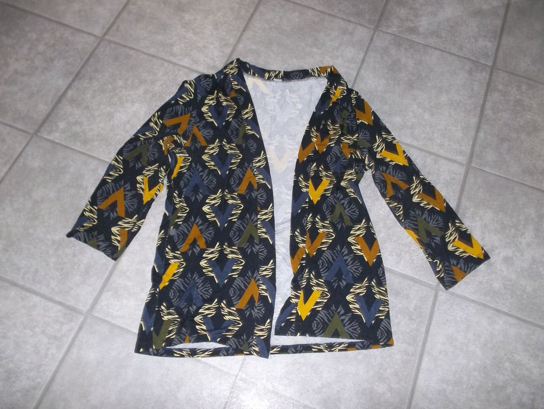 Lotti di vestiti: 6 teiliges Damenkleiderpaket Grösse 44 – Usato da Kaltbrunn venduto da Cindy99 2