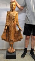 Statue asiatique en bois. Hauteur 126 cm
