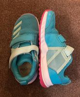 Chaussures de sport de salle Adidas pour 4.-