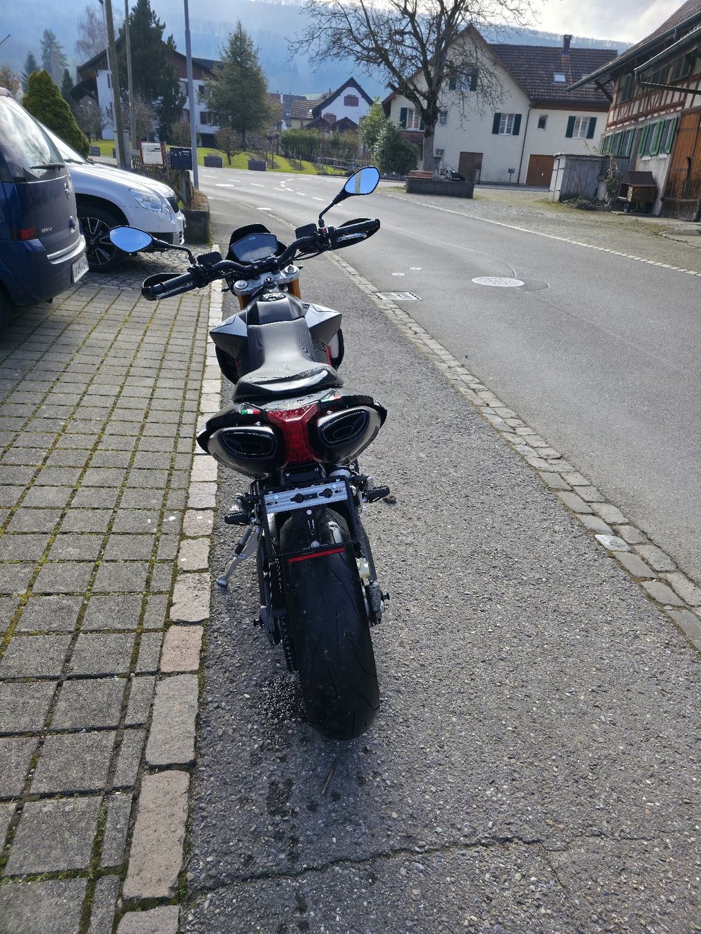 Strasse: Aprilia Dorsoduro 900 – Gebraucht aus Schleinikon von Geni92 3