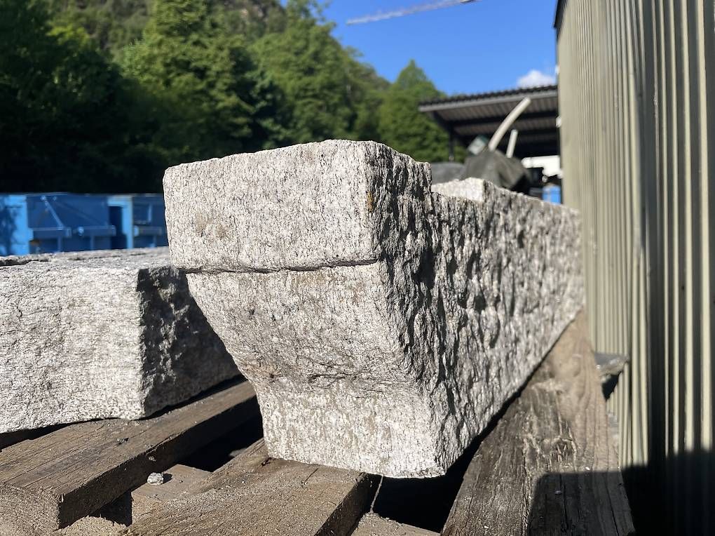 Scaffali: Mensole in granito – Usato da Losone venduto da inf_zhb8 5