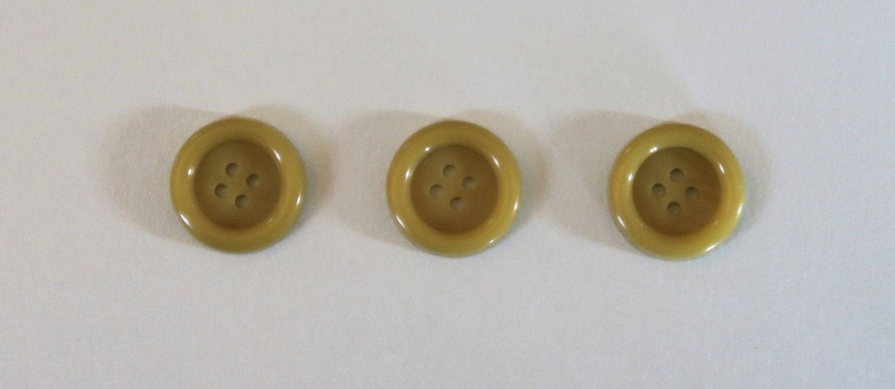 Bottoni: 3 Knöpfe, ø 17.6 mm – Usato da Brittnau venduto da marlenestone