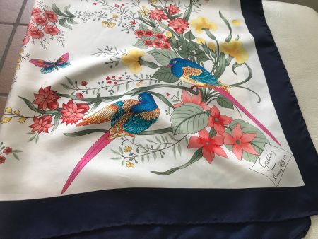 Gucci Seidentuch Vögel Blumen Sommer-Kollektion Original ...