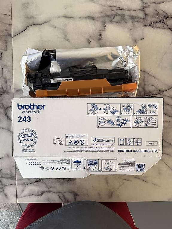 Cartucce per stampanti & toner: BROTHER 243BK ORIGINAL TONER SCHWARZ – Usato da Zürich venduto da S_Goncalves 1