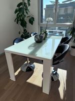 Ess- Tisch Holz / Glas und 4 Sessel / Top Angebot