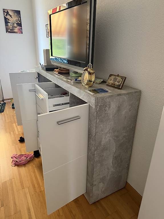 Mobili TV: Jolie commode - meuble TV à vendre  – Usato da Delémont venduto da eng_lsm2