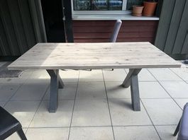 Holztisch