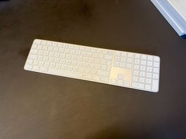 Apple Magic Keyboard mit Touch ID & Ziffern­block (English)