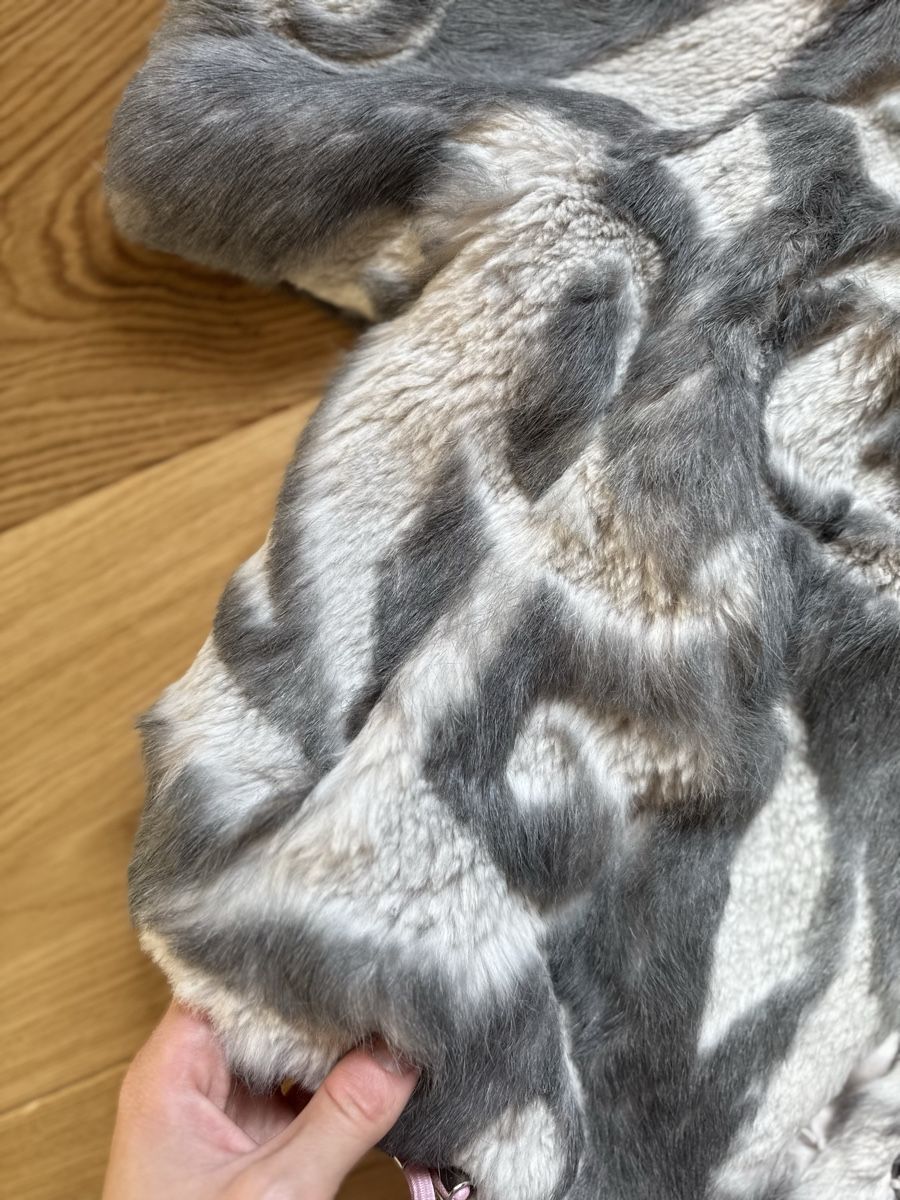 Armani Altro in Moda donna: Emporio Armani Fur Cape – Usato da Neuchatel venduto da Mia_G 4