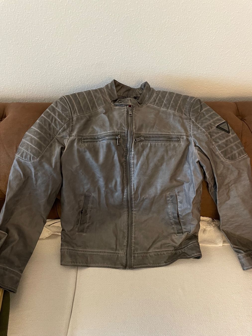 Guess Giacche: Guess Jacke – Nuovo (secondo la descrizione) da zufikon venduto da Jacky.N 5