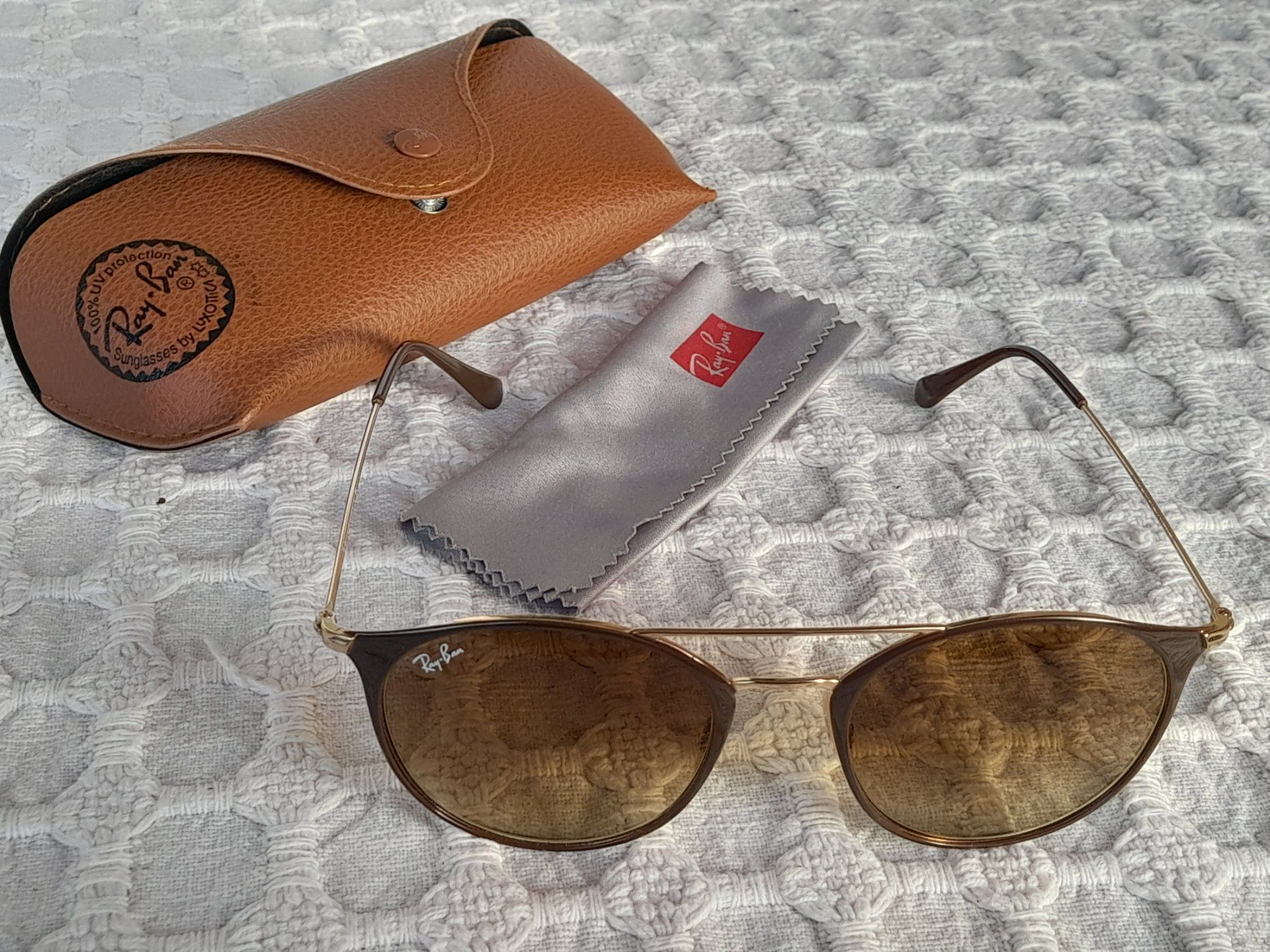 Ray-Ban Occhiali & Lenti: Ray-Ban Sonnenbrille mit Etui – Usato da Thun venduto da Treff.....e