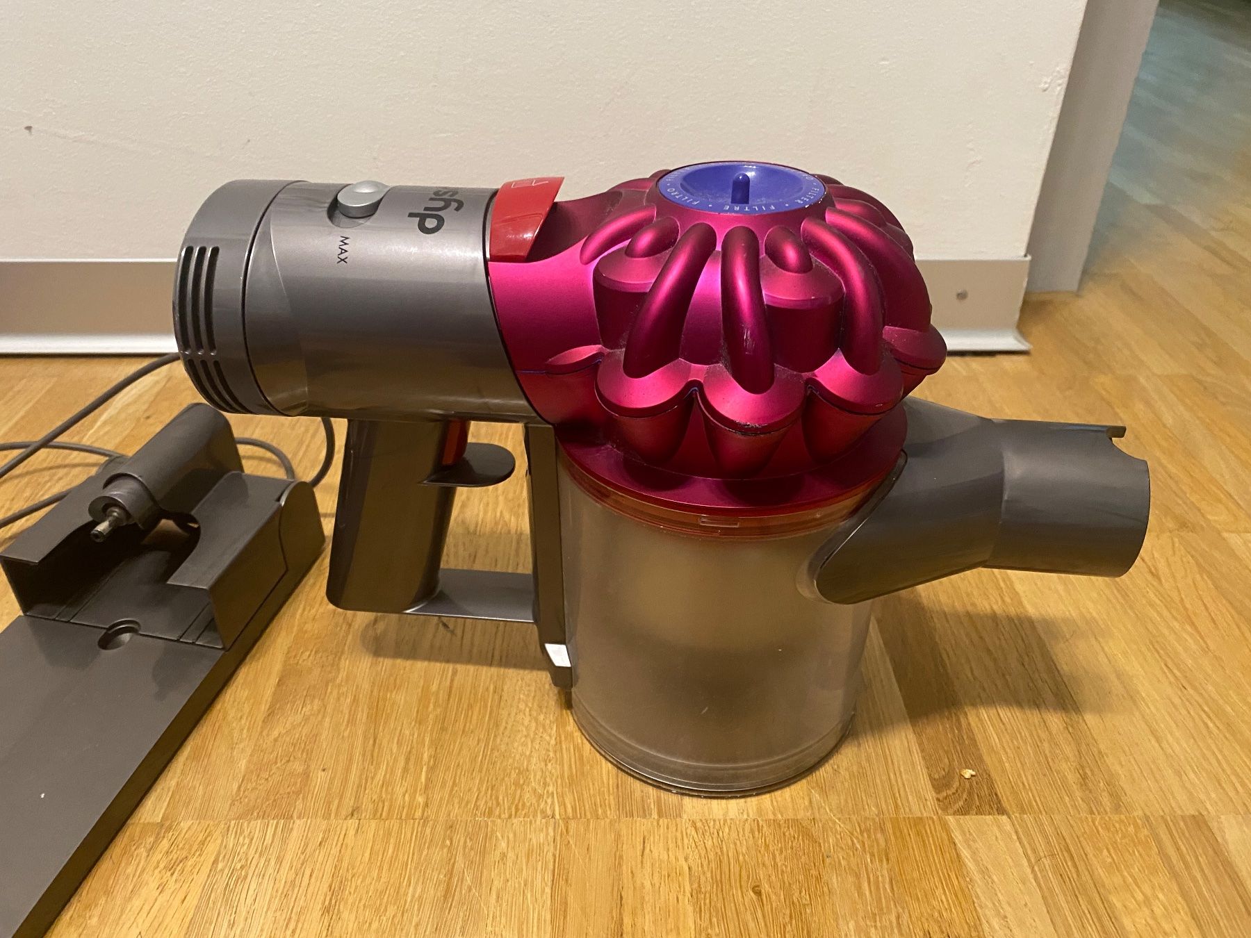 Dyson Staubsauger & Zubehör: Dyson V7 motorhead - Staubsauger – Defekt aus Rotkreuz von  4