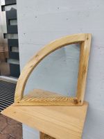 Dachgiebel  Holzfenster restauriertes dreieck  Fenster