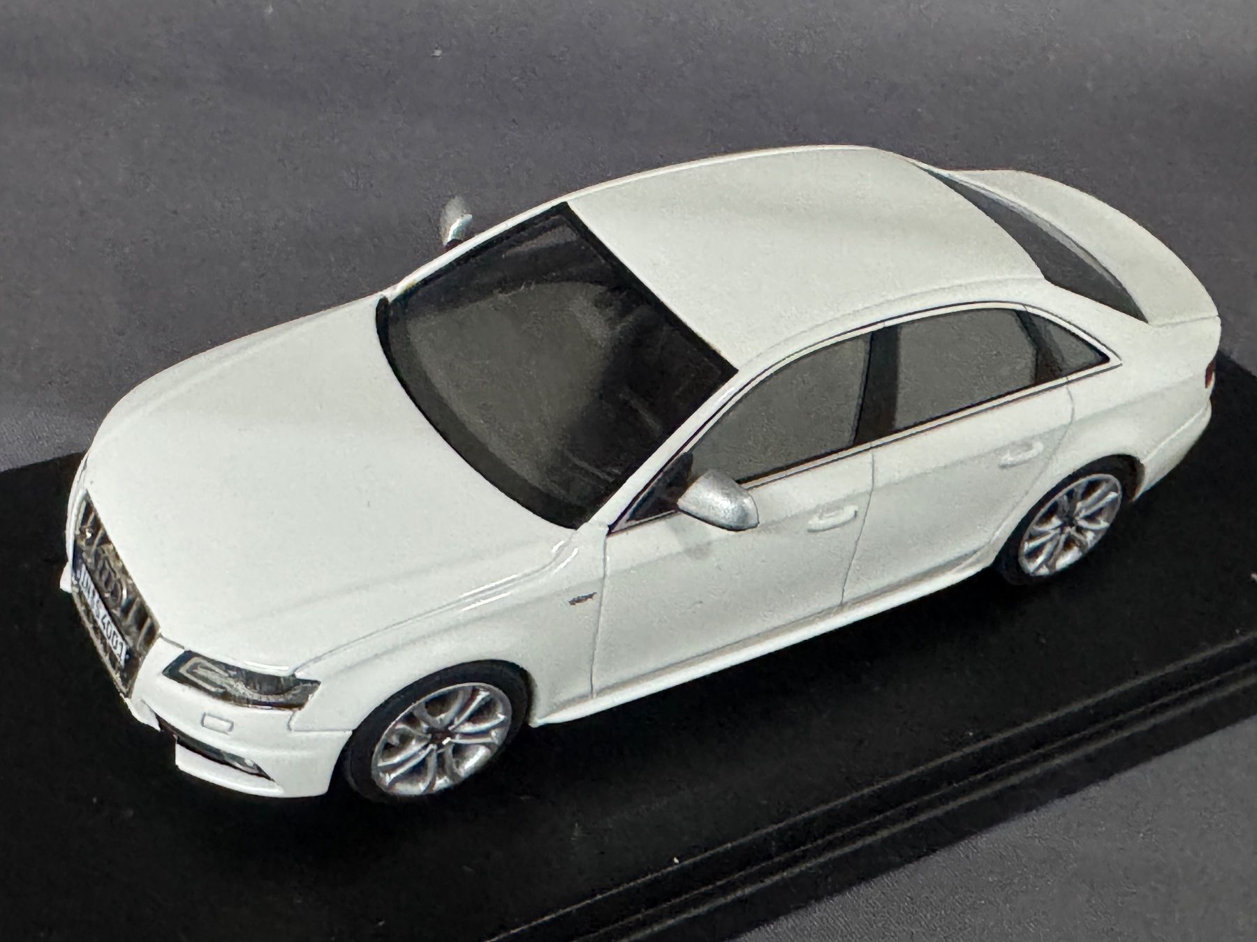 Audi Modellini d'auto: Audi S4 Limusine 1:43 – Usato da Luzern venduto da aa43modelcars-Luzern 4