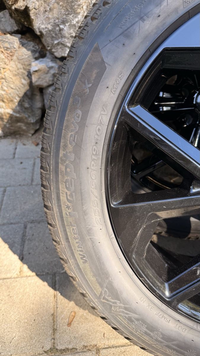 Pneumatici & Ruote complete: ID Buzz 19Zoll Winterkompletträder – Usato da Steg im Tösstal venduto da Beckerbande 5