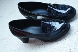 Schwarze Lack-Loafer Grösse 39