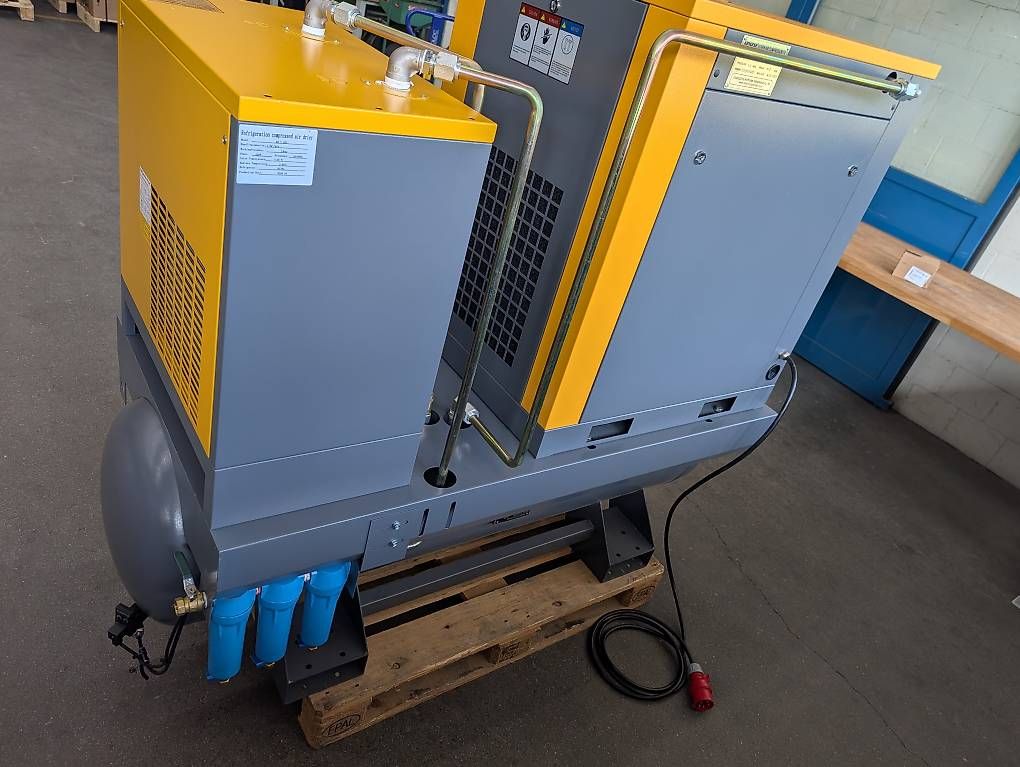 Compressori: Schraubenkompressor, Druckluftkompressor, Kompressor, Neu – Usato da Römerswil LU venduto da sifrisch 2