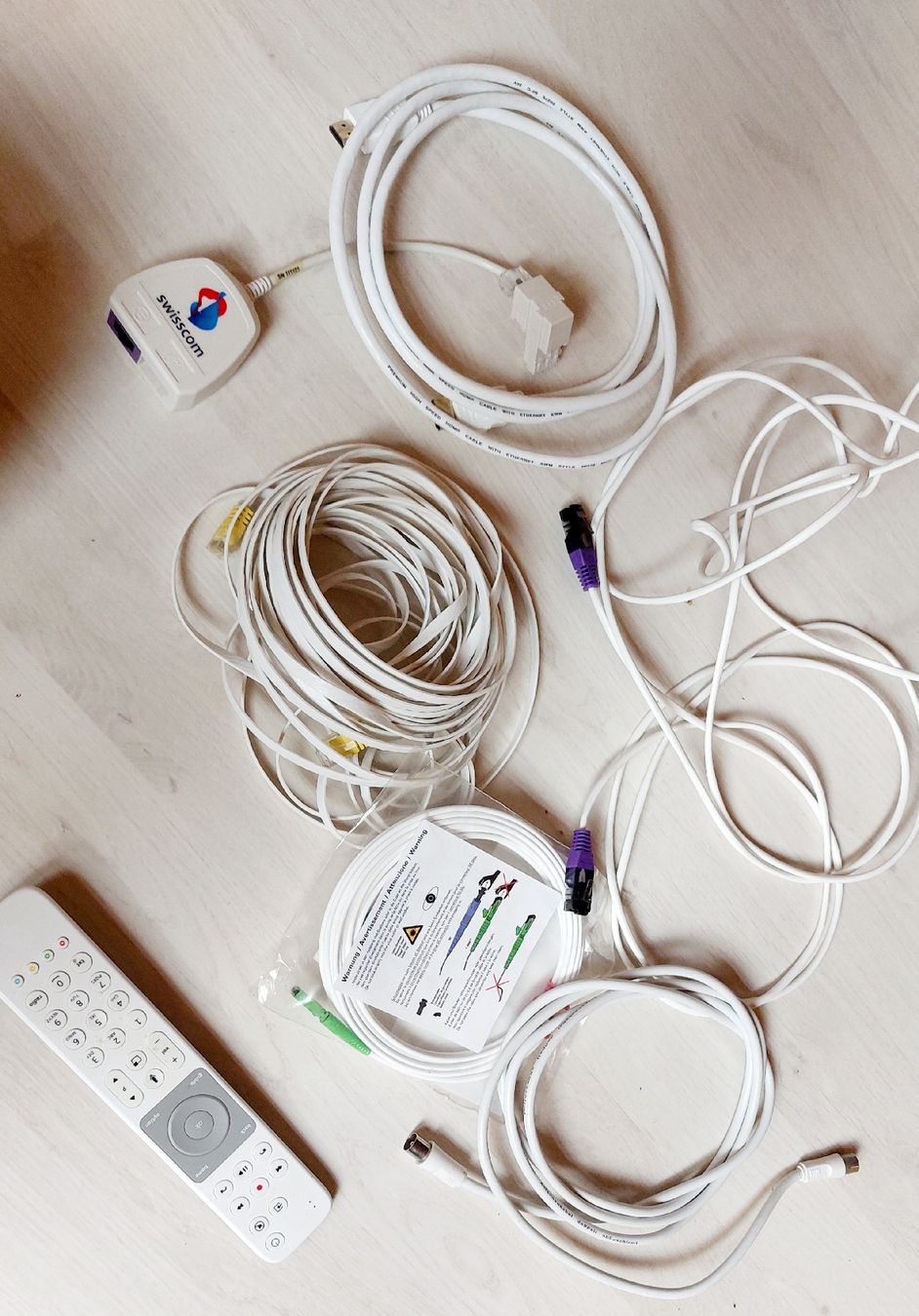 Swisscom Modem & Router: Swisscom Internet Box IP2000 - et autres accessoires – Usato da Bremblens venduto da Ampoule_jaune 2