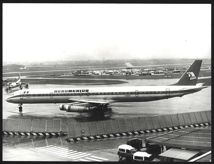 Fotografie &  Plakate: Fotografie Flugzeug Douglas DC-8, Aero M – Gebraucht aus Berlin von bartko-reher