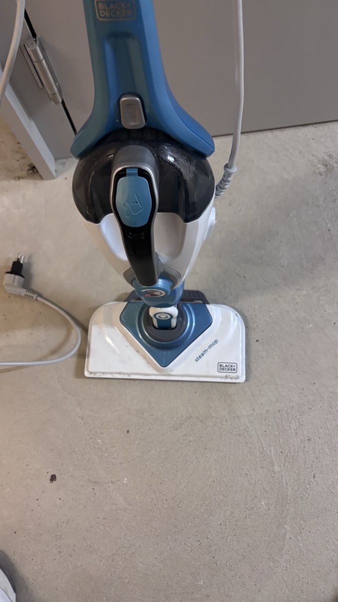 Pulitori a vapore: Dampfreiniger Black and Decker – Usato da Basel venduto da Defne
