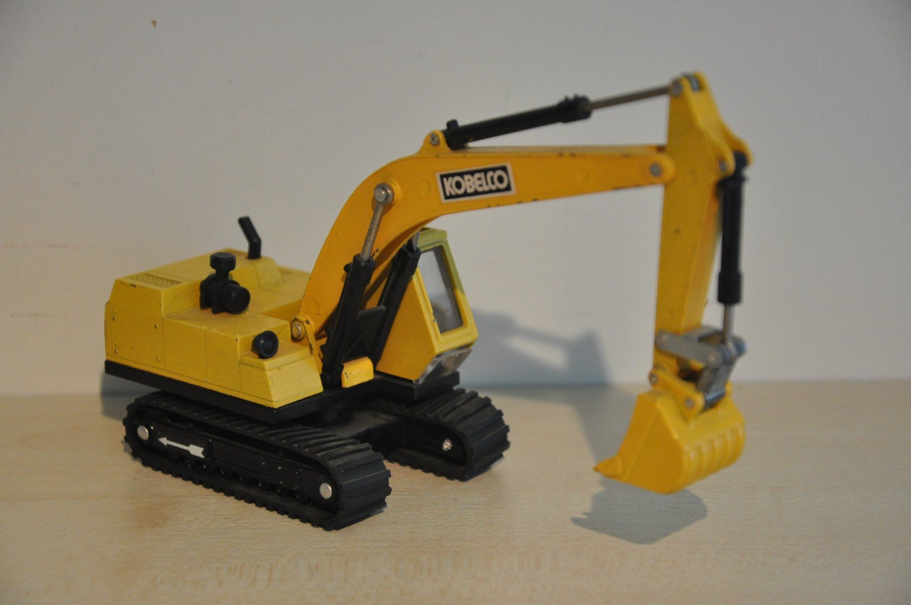 Kits de montage: KOBELCO Raupenbagger – D'occasion à Mitlödi par worker04 3