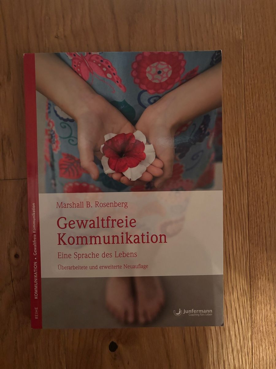 Bücher: Marshall B. Rosenberg Gewaltfreie Kommunikation Buch – Gebraucht aus Riggisberg von tueschi24