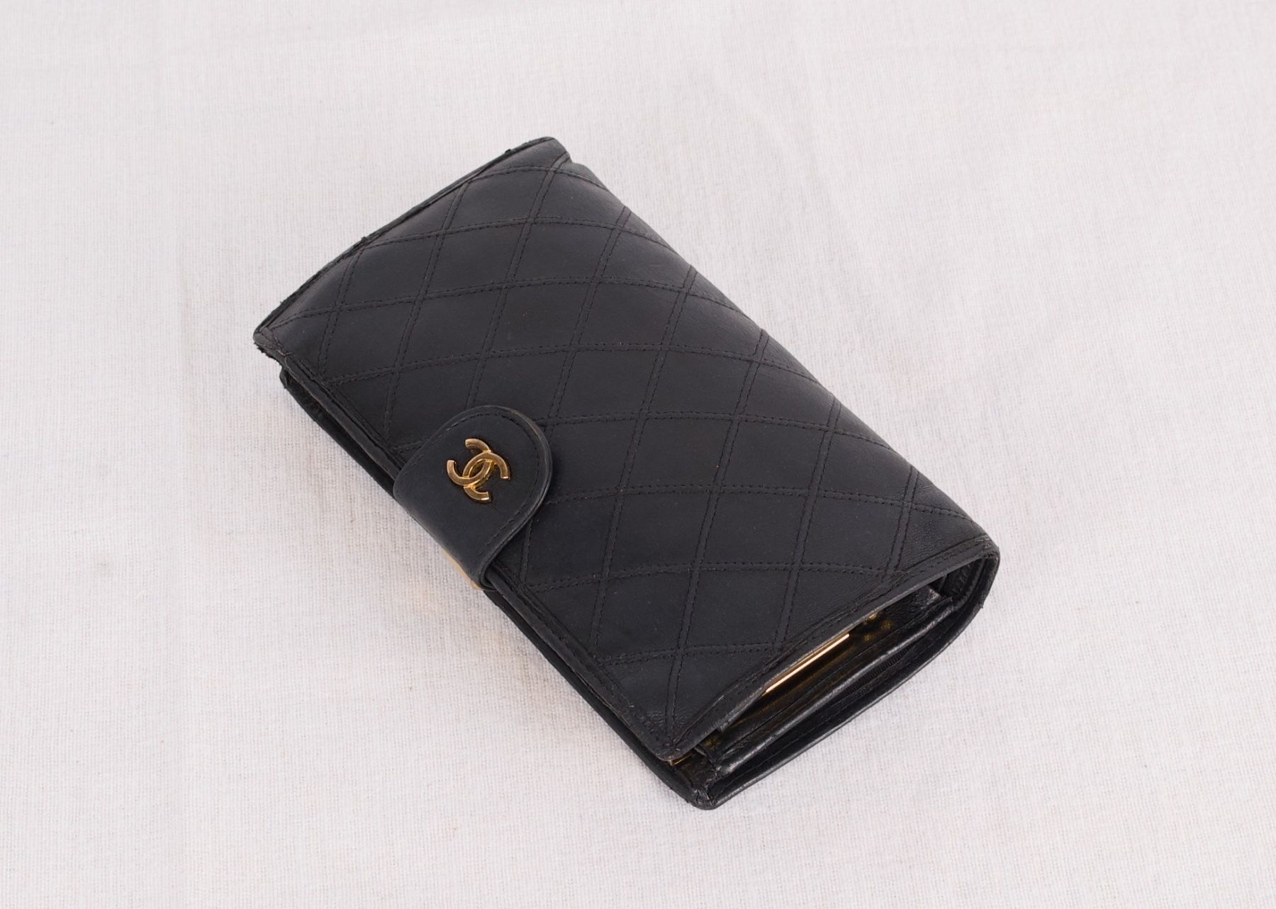 Portamonete: Auth CHANEL bifold wallet quilted CC logo lambskin – Usato da Lausanne venduto da Lamedusac 4