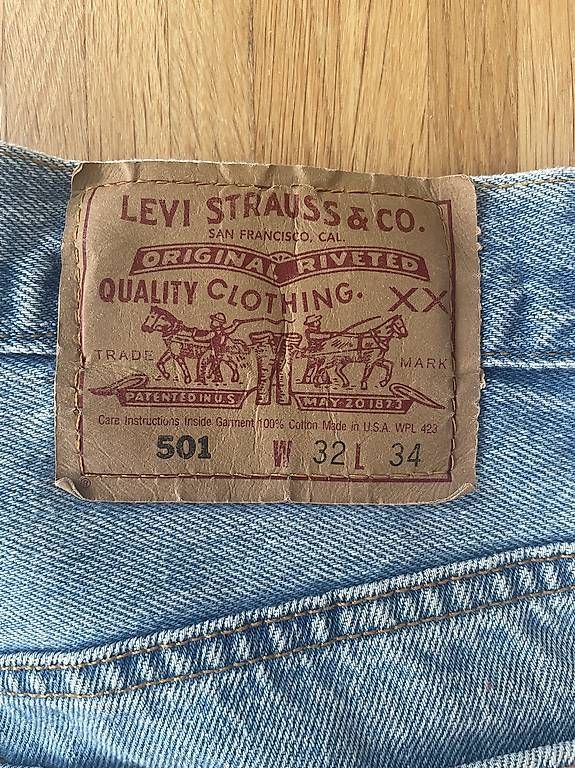 Jupes: Levi's mini jupe jeans  – D'occasion à Troinex par nadinebmichaelson 4