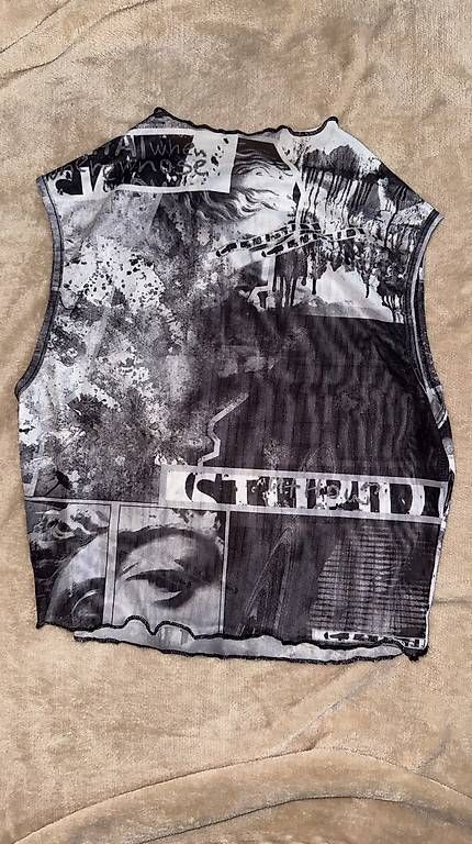Top: Y2K MESH TOP SCHWARZ-WEISS MIT ROCK – Usato da Gossau SG venduto da 2002gomes2002