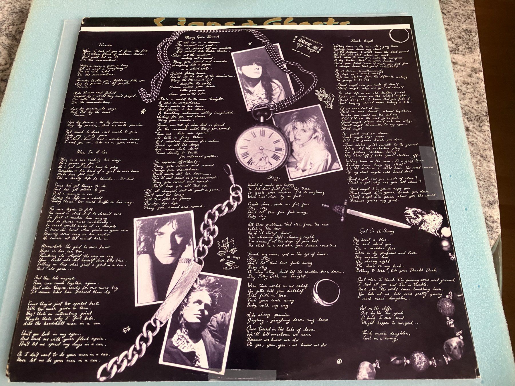 Dischi in vinile: Lions & Ghosts – Usato da Aarwangen venduto da Jukebox3 5