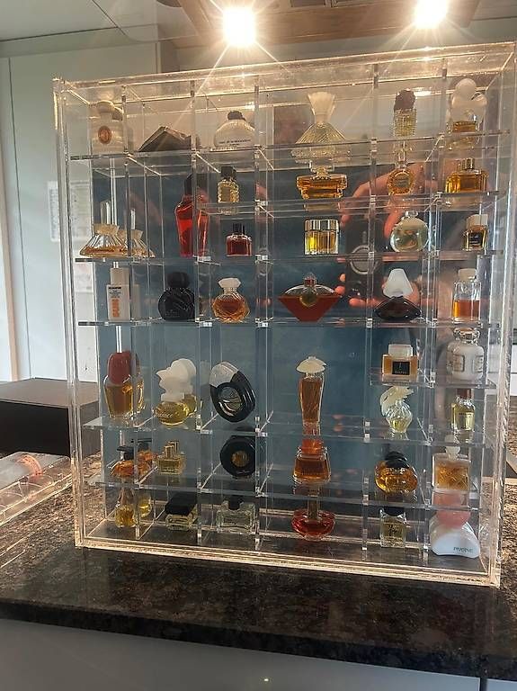 Flaconi: Exklusive Mini-Parfumsammlung  43 Flakons – Usato da Holzhäusern ZG venduto da Suki0308 2