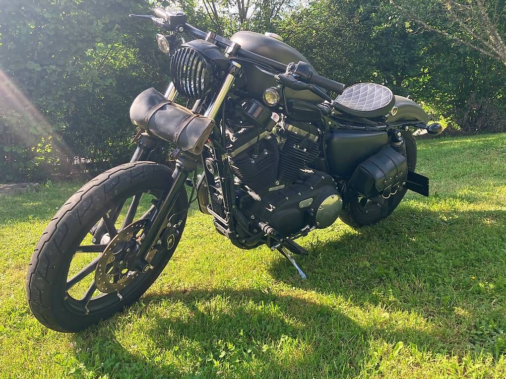 Chopper: Harley Davidson Sporster iron 883 – Gebraucht aus Glovelier von ALE_vtm5