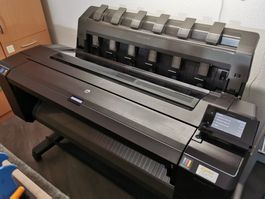 HP Designjet T920 36-Zoll-PostScript / inkl. Papierrollen