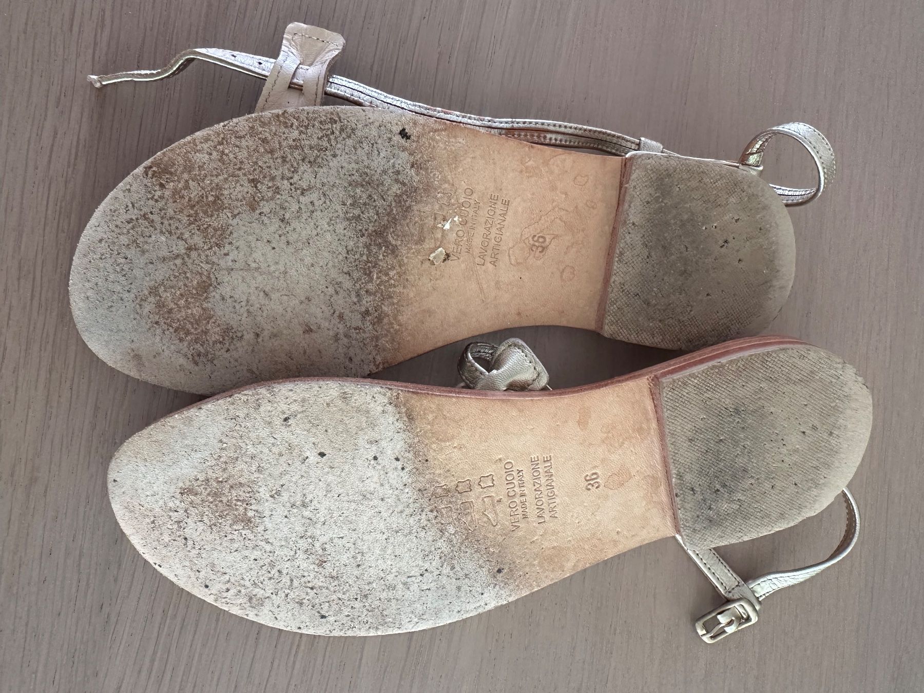 Scarpe da donna: Sandalen gold – Usato da Zürich venduto da Anniroc016 1