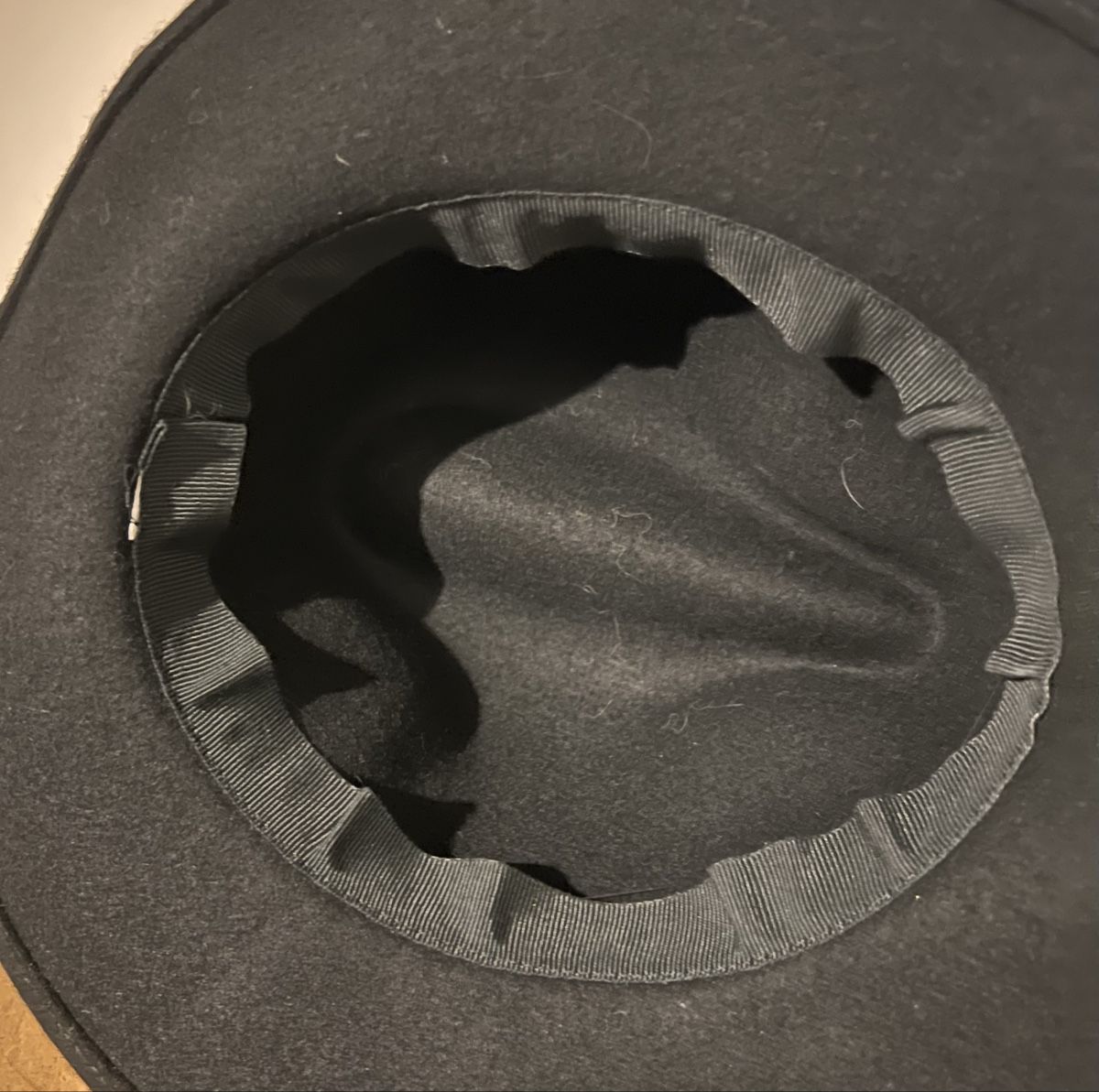 Copricapi, berretti & cappellini: Chapeau 100% laine, taille 55 – Usato da St-Pierre-Clages venduto da ste_xk6p 5