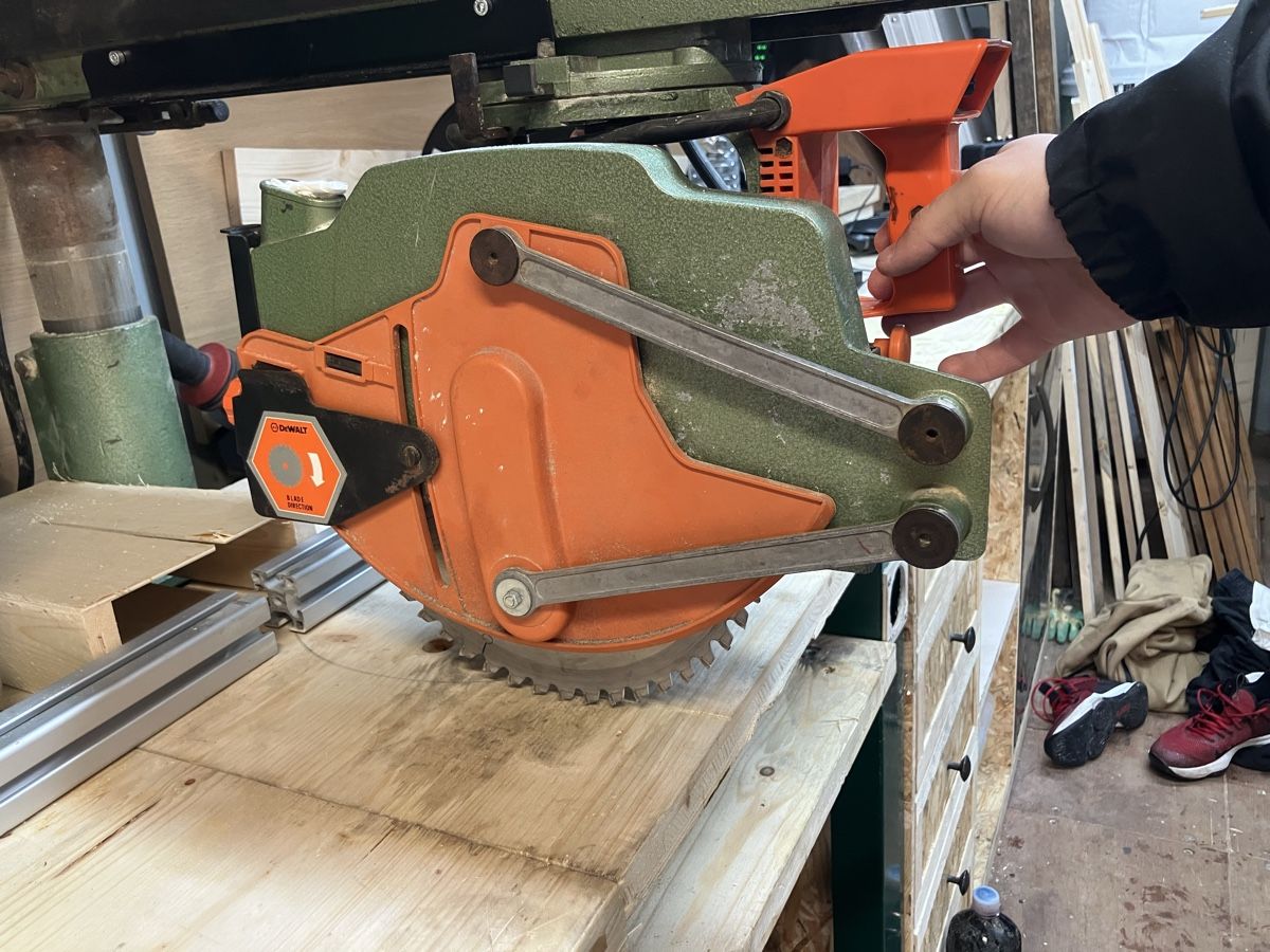 Dewalt Sägen: Scie circulaire radiale DeWalt powershop 125 – Gebraucht aus Gimel von jia_292f 1