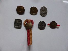 8 Stk.1.August-Abzeichen,1925/26/28/29/34/38/45/54,Soldat