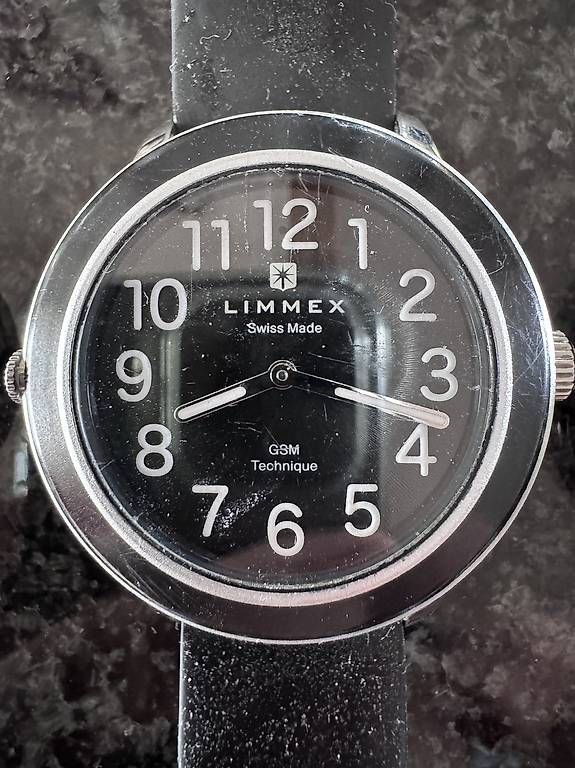 Uhren: LIMMEX Notfall-Uhr GSM – Gebraucht aus Schwarzenegg von Baumanagment