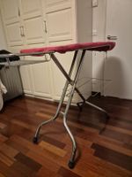 Bügelbrett, gut erhalten, klappbar 48 cm breit