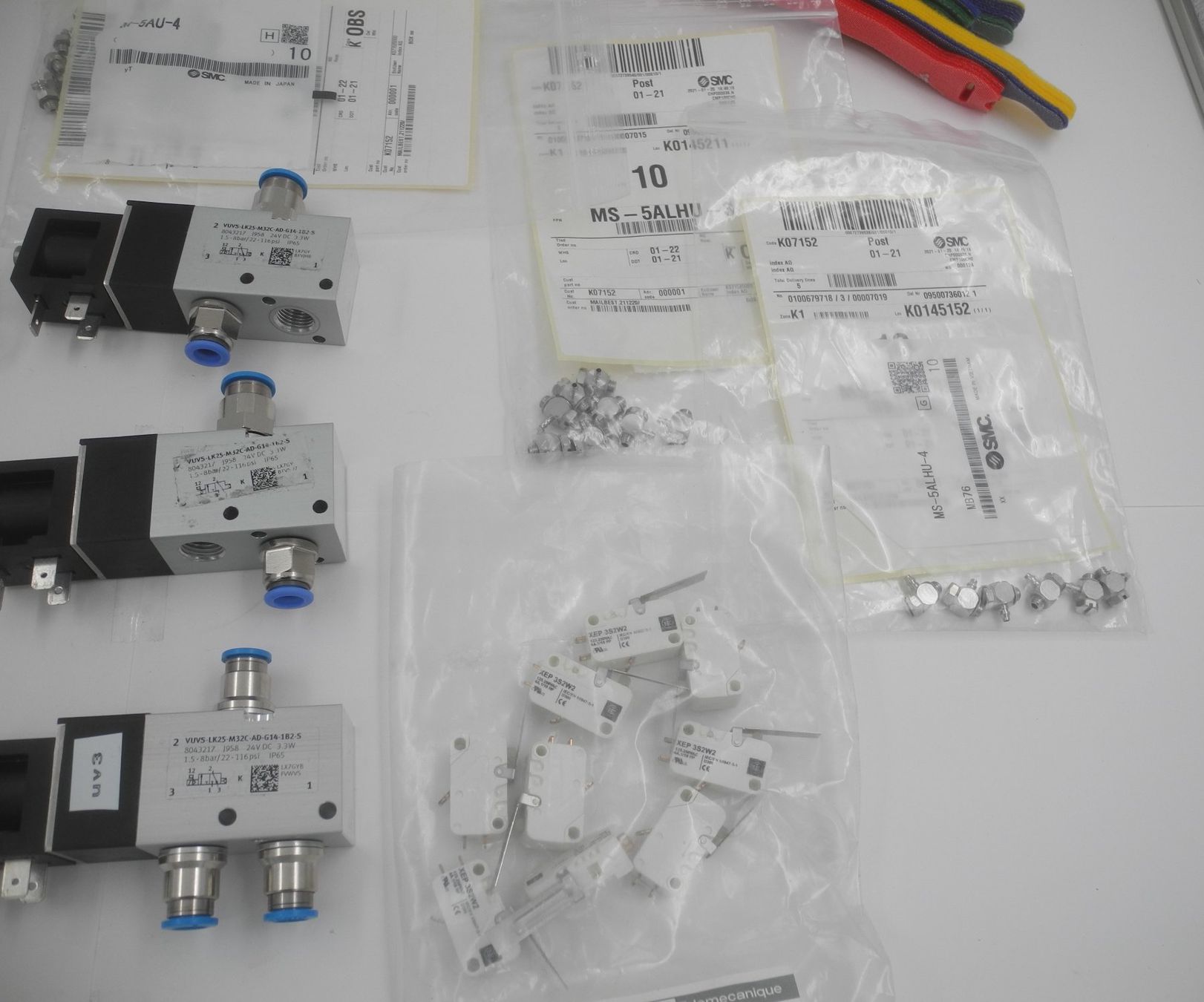 Festo Elektronikbauteile: Festo Ventilblock Telemecanique Miniature Switch, Nr. 49b – Gebraucht aus Kottwil von Crazyrolf 3