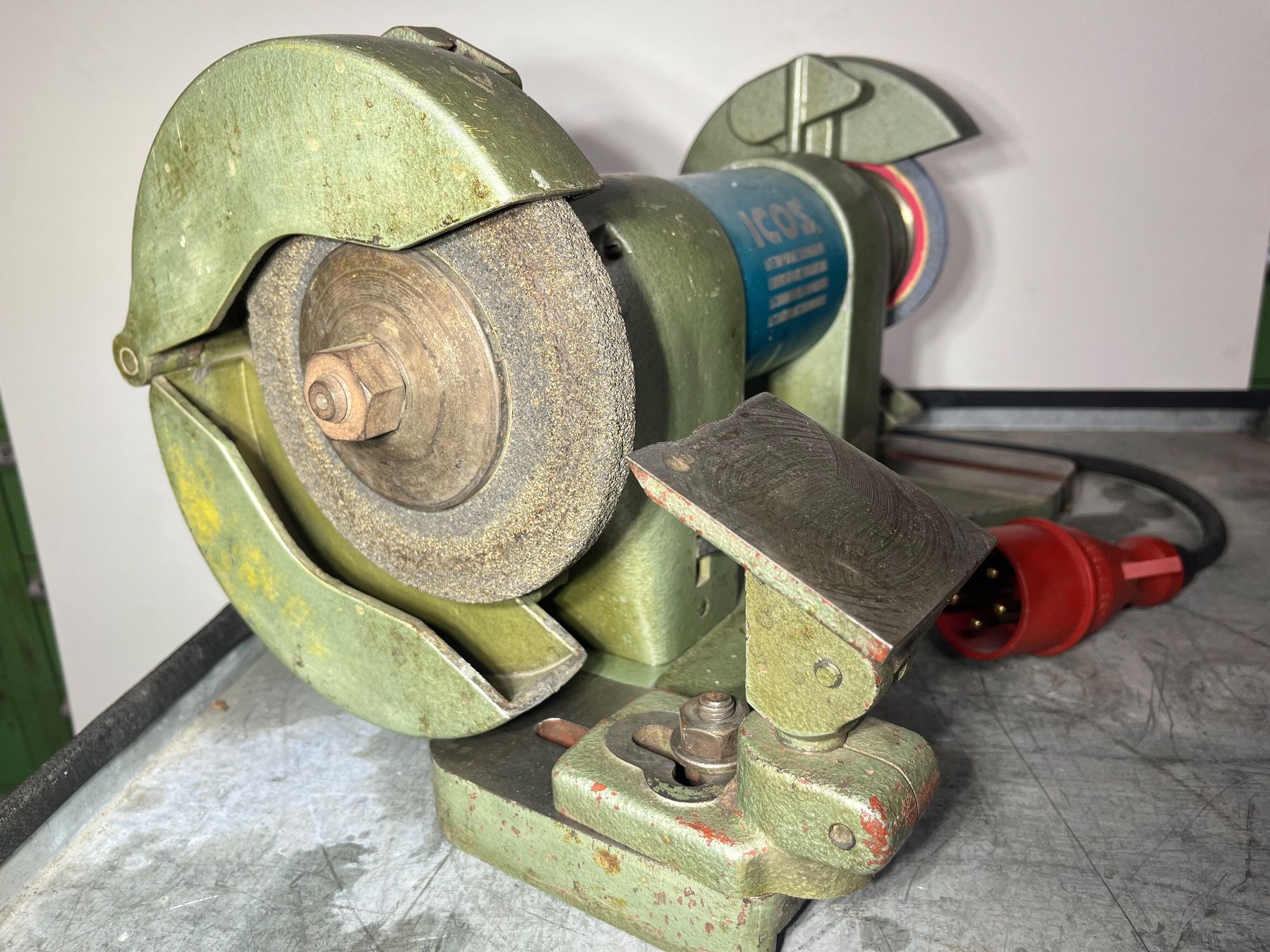 Tutte le macchine: Doppelschliefmaschine - Icos/Iseli – Usato da Winterthur venduto da ReUse_Baumarkt 5