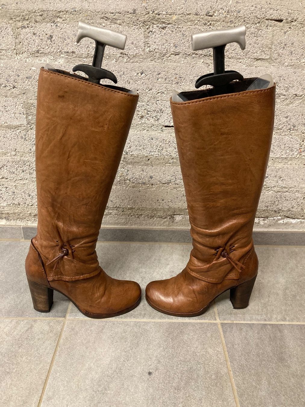 Scarpe da donna: Stiefel – Usato da Rorschach venduto da Loonimuh 3