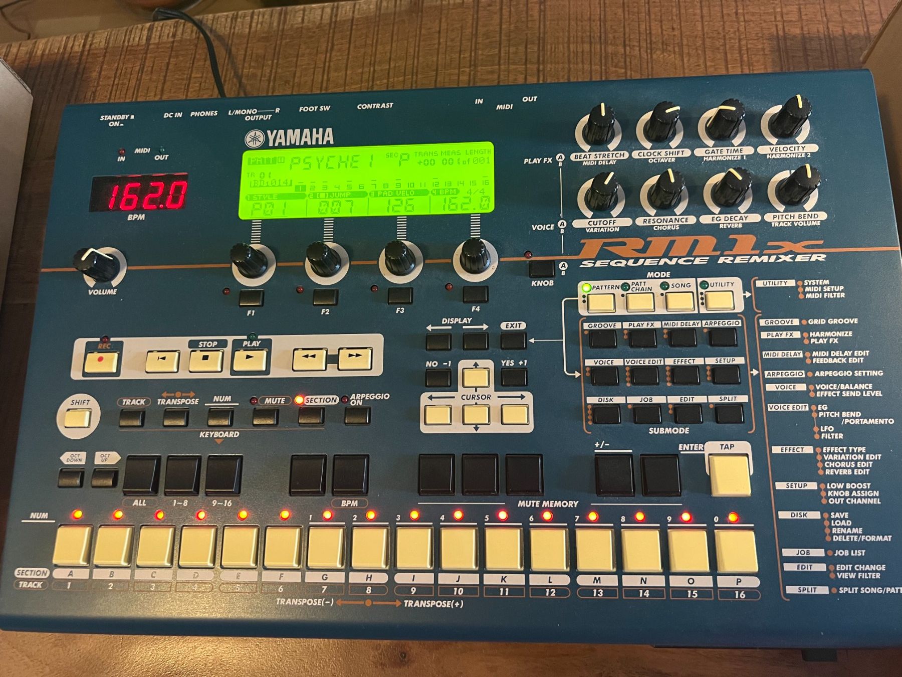 Yamaha Musikinstrumente: Yamaha RM1x – Neu (gemäss Beschreibung) aus Veysonnaz von ric_gt8f
