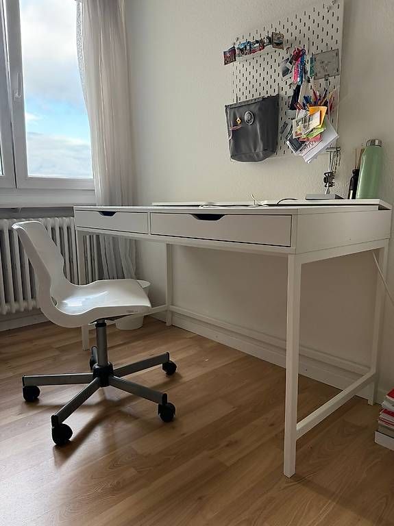 Scrivanie: IKEA Schreibtisch Set mit Stuhl + Aufsatz – Usato da Luzern venduto da cat_2shf 1