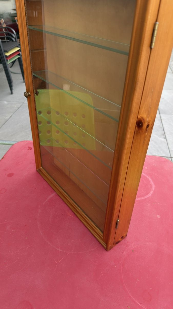 Vitrinen: Vitrine Holz mit 5 Glasböden  – Gebraucht aus Wolfwil von Poulet60 1