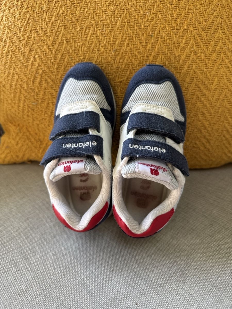 Elefanten Schuhe für Jungen: Kinderschuhe Elefanten Grösse 26  – Gebraucht aus Ottikon von Domito 1